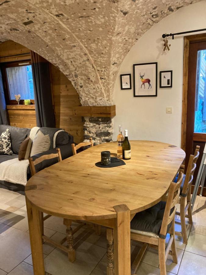 Two Bedroom Apartment La Voute, Chandon Near Meribel - Sleeps 4 Adults Or 2 Adults And 3 Children Les Allues 외부 사진